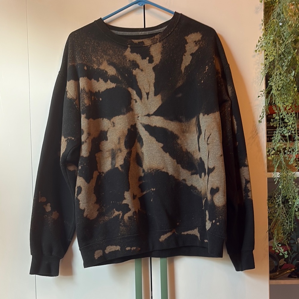 Athletic Works Black and Brown Crewneck Sweater